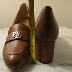 Lauren Ralph Lauren NWOT Brown Leather Loafers with Gold Emblem